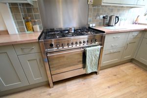 Kitchen/Breakfast Room- click for photo gallery